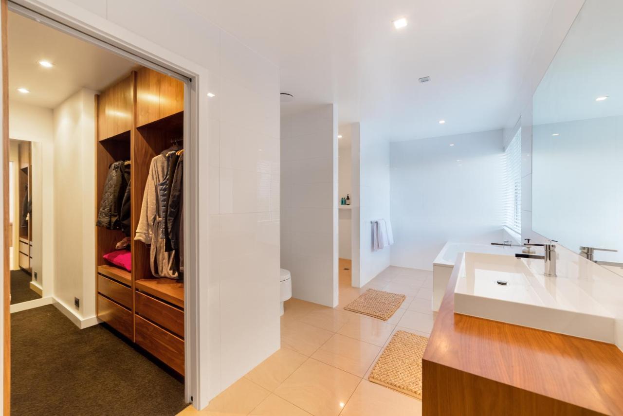 Luxe Home On The Hill كوينستاون المظهر الخارجي الصورة