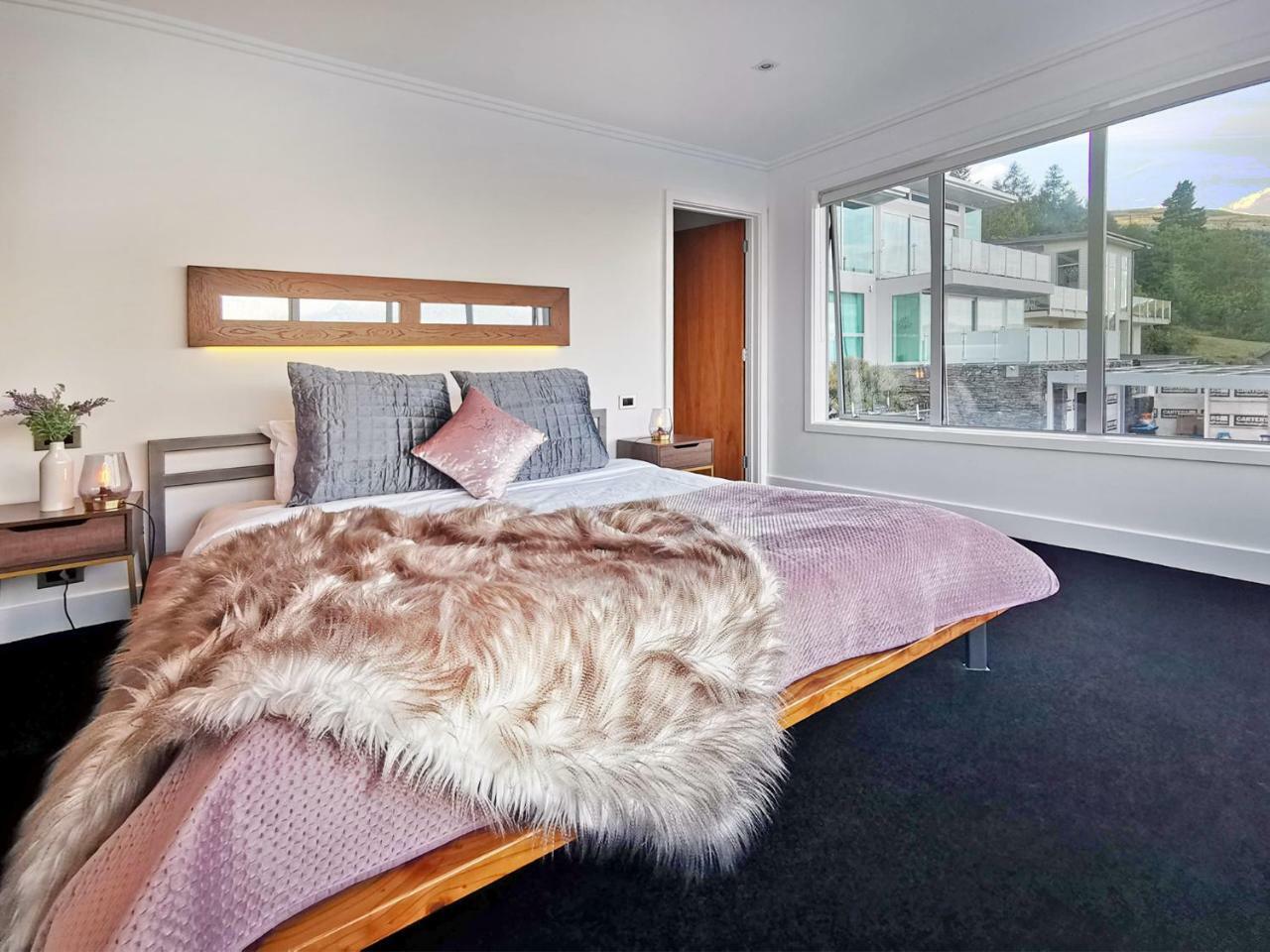 Luxe Home On The Hill كوينستاون المظهر الخارجي الصورة